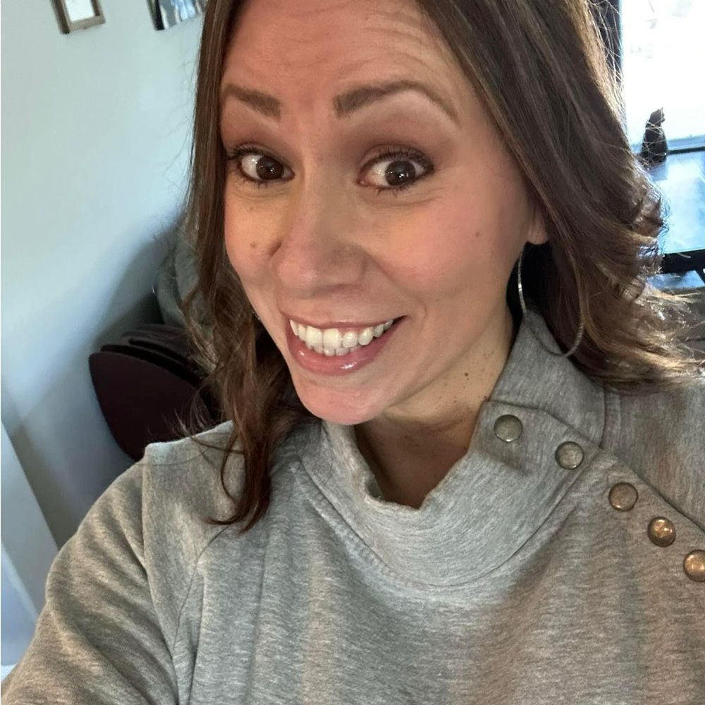 Meet your Posher, Sandi